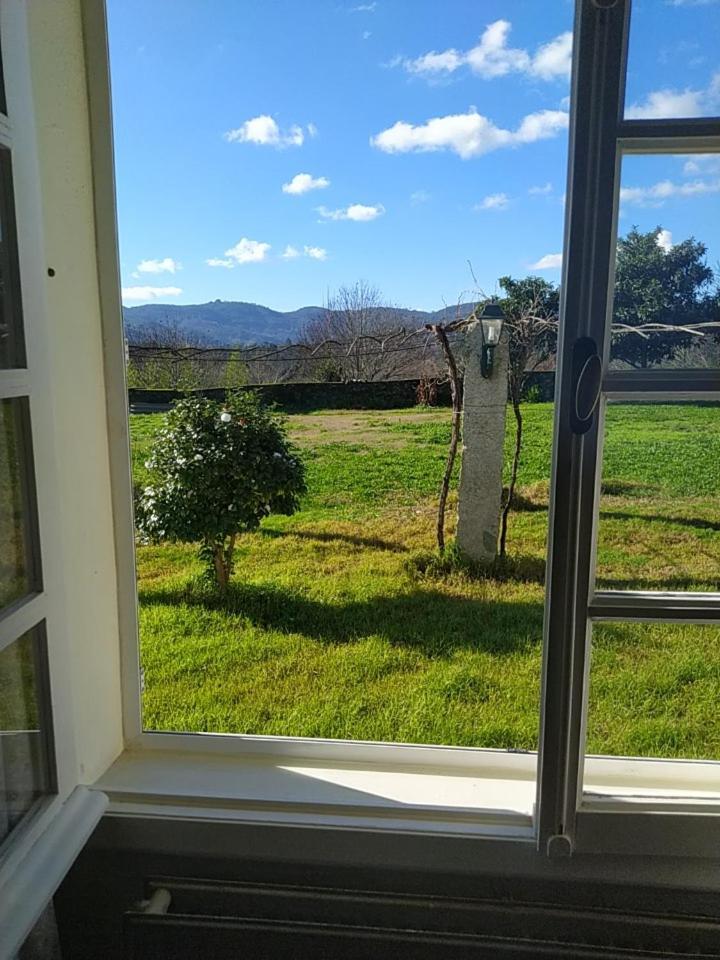 Bed and Breakfast A Casa De Abelleira Ponteareas Esterno foto